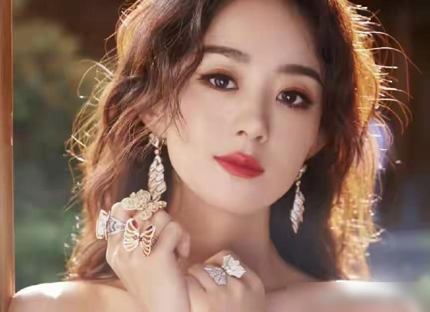 终于知道，赵丽颖口碑为啥又爆了，不是因为新剧多火，也不是营销多猛，而是她早把