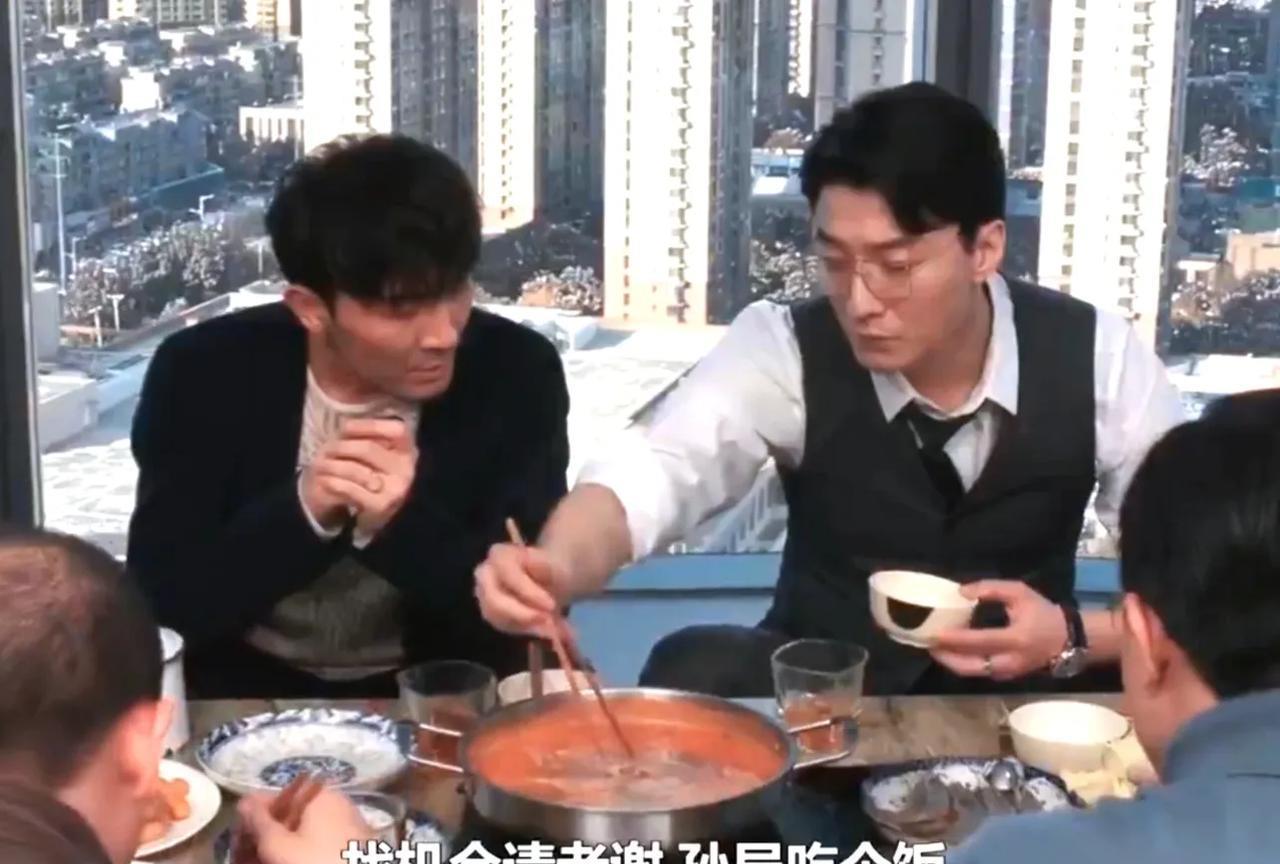 《以法之名》“万海案”最先的两个保护伞已经出现:分局长孙飞和谢鸿飞…为了掩盖乔