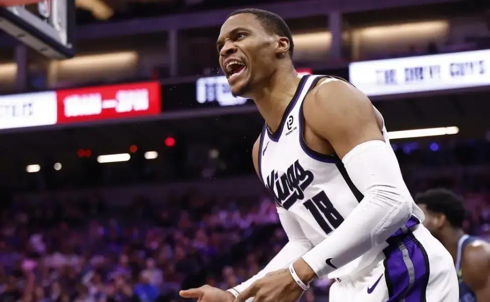 威少21分迎生涯里程碑！国王113:107独行侠，300万薪资打出3000万身价