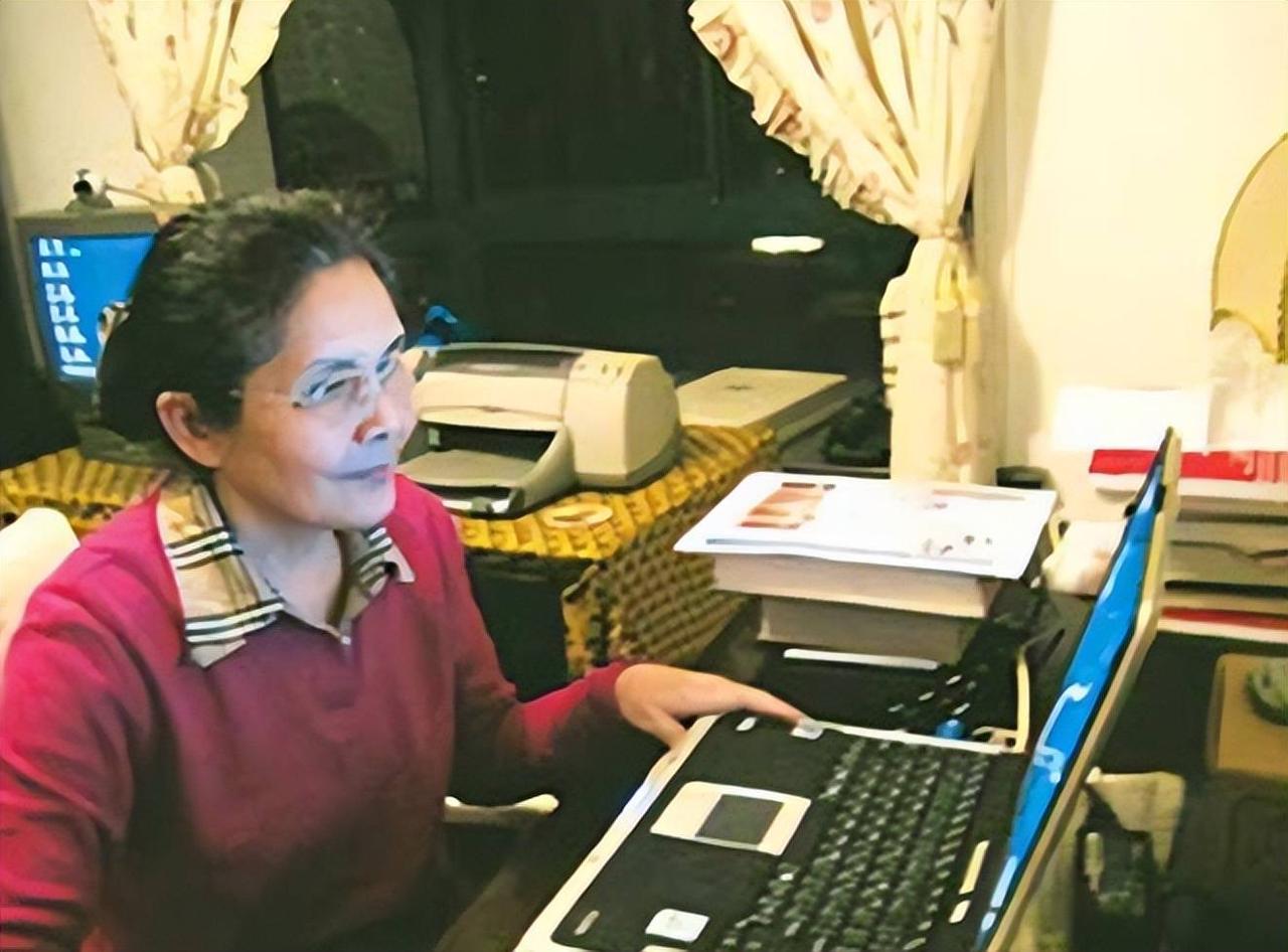 我国顶尖半导体教授李爱珍，国内四次申请中科院院士评选全部落选，不料 2007 年