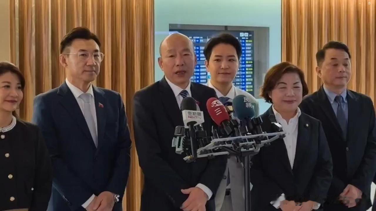 国民党立法机构负责人韩国瑜率跨党派立委进行文化经贸访问英国和法国返回台湾，韩国瑜