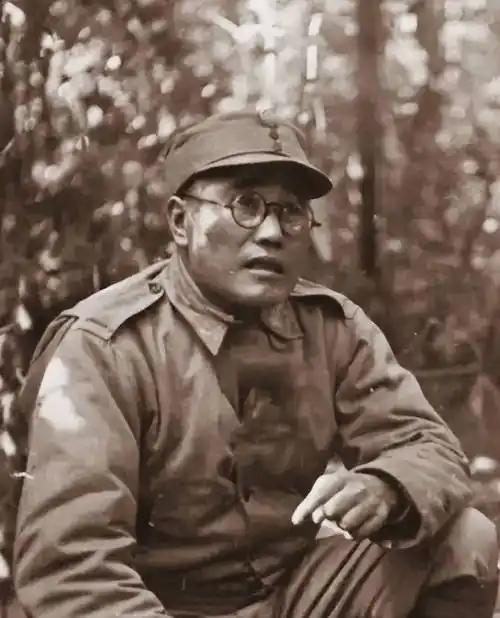 1948年10月，廖耀湘让宪兵枪毙作战不力的师长戴海容。戴海容看到宪兵后，命令卫