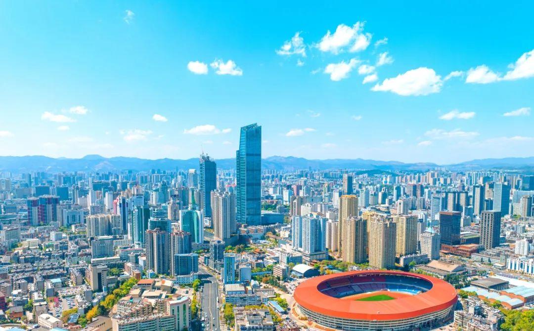 昆明财政收入接近六百亿！2025年昆明全市收入575亿元，同比增长5.1%。