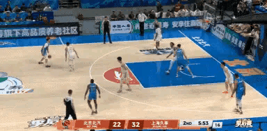 上海久事外援怀特塞德真是太残暴了！在今天上海久事客场挑战北京北汽的季后赛半决赛G