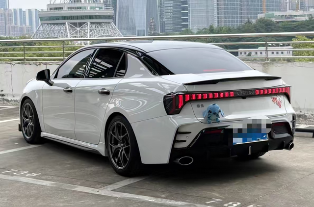 有没有人和我一样觉得零克03这种素车最好看？不需要花里胡哨的改装，就这样最完美