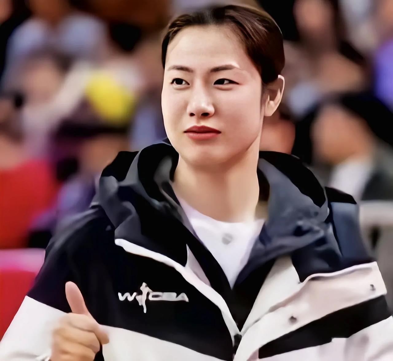 中国女篮最美女教练陈晓佳，有身高，有颜值不输一线娱乐圈明星最近注意到江苏女篮主