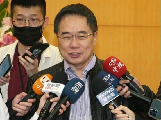 国民党前立委蔡正元入狱服刑一段时间，老友、前立委邱毅透露他探监看到的情况，入狱仅