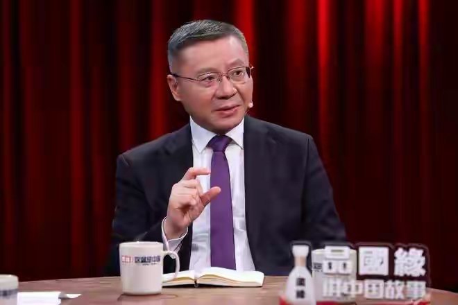 美国敢将中国“踢”出SWIFT？那就强制人民币买中国货！