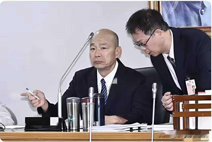 季麟连只批评了一句韩国瑜，就被全网声讨，不管是赵少康还是蓝营其他人士，几乎清一色