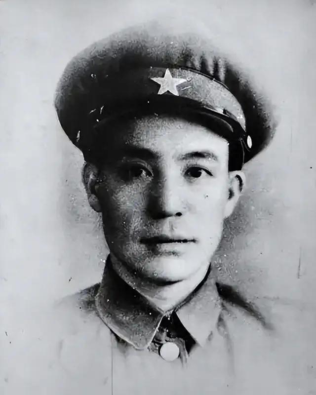 1942年吴瑞林智斗日伪，连长一招让伪军自毁炮楼1942年，日军的"囚笼