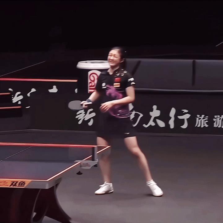 一向以“好脾气自居”的陈梦出现过的三次不好脾气的画面。图一:在乒超联赛上不知为