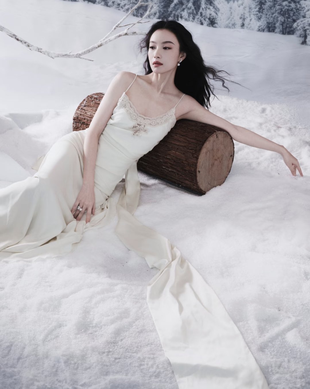 明星丨写真倪妮的一组雪地图片～