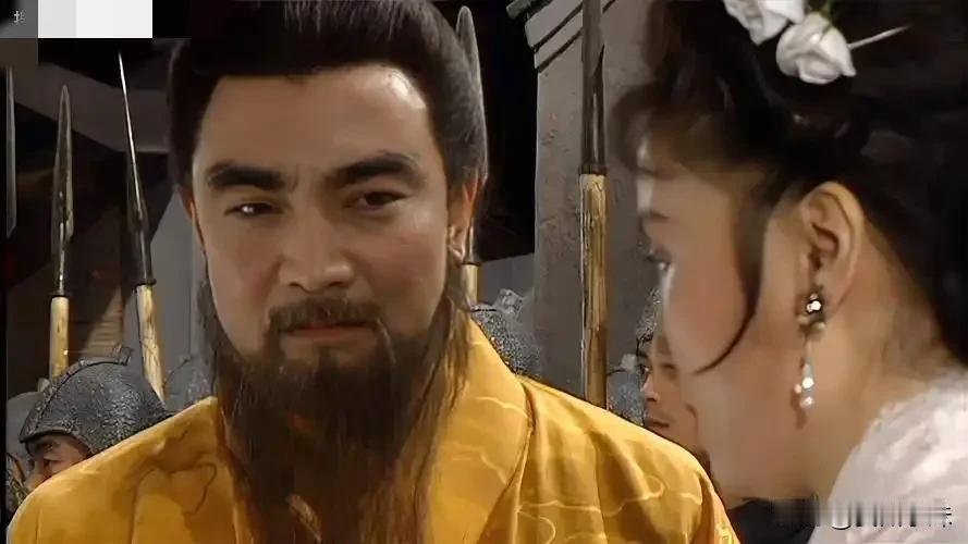 公元199年，张绣迫于压力向曹操投降。曹操十分高兴拉着他手问:“听说你还有个女儿