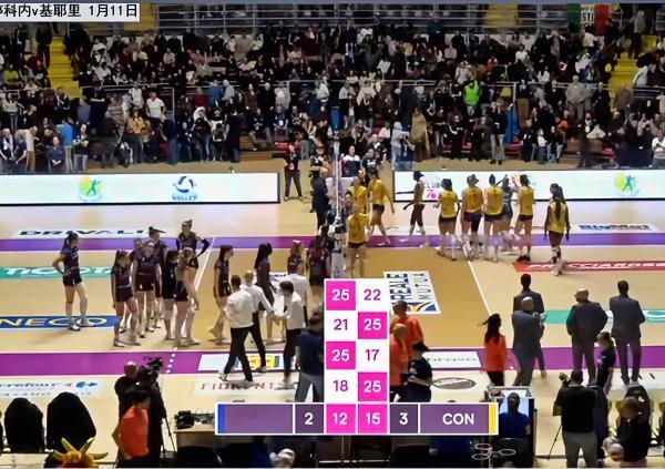 网友：惊出一身冷汗！！…科内利亚诺15-12拿下决胜局，客场3-2逆转战胜基