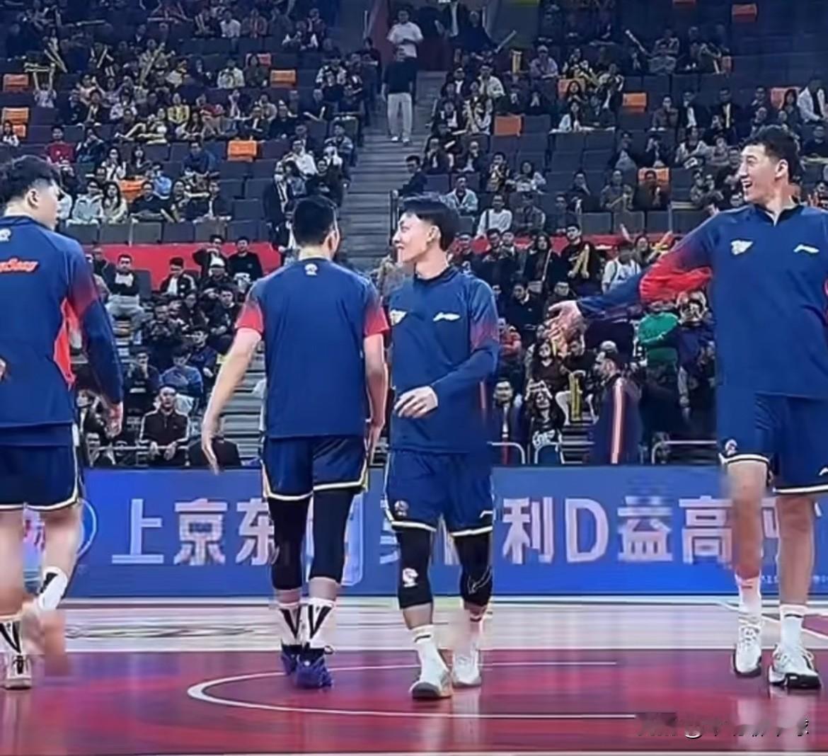 广东宏远男篮最新消息：三连冠成员仅剩两人！广东宏远男篮这个休赛期迎来大变动，先