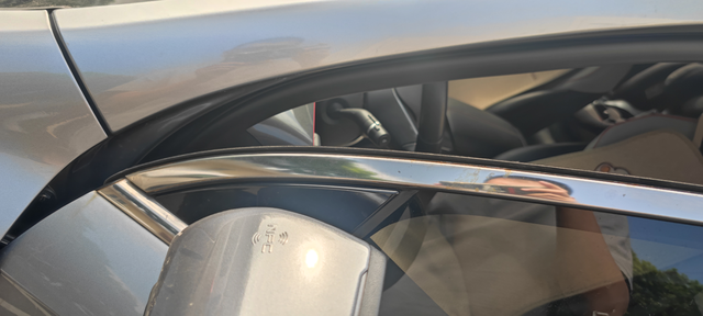 比亚迪车门生锈买车刚刚两年，车门生锈严重，一下午锈水就就出来难看死了，其他车主