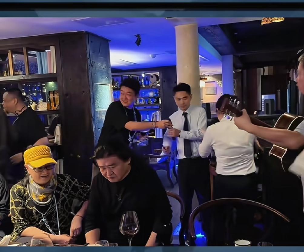 看到刘欢老师最后一次聚会，刘欢家人悄悄告诉大伙：这是收官。那顿饭，人人心里都明白
