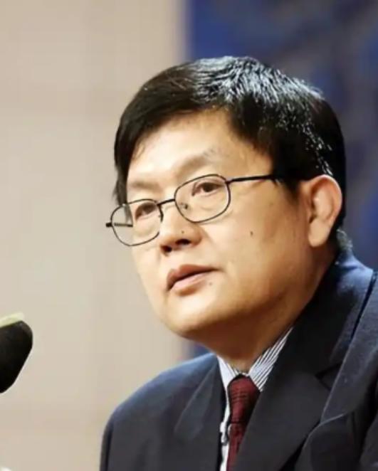 中方曾呼吁谨慎前往日本，不料复旦大学的冯玮却高调推荐中国学生去日本，并把这种与中