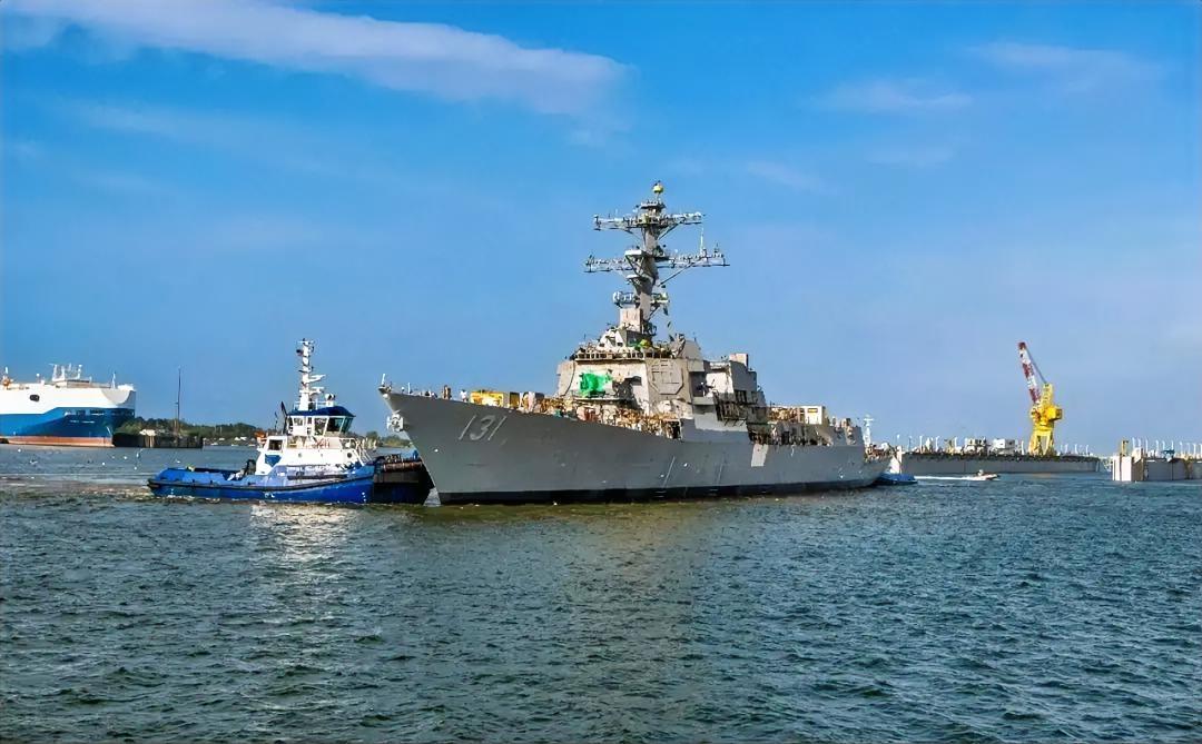 4月2日，美国阿利·伯克级III型导弹驱逐舰“乔治·M·尼尔”号（DDG-13