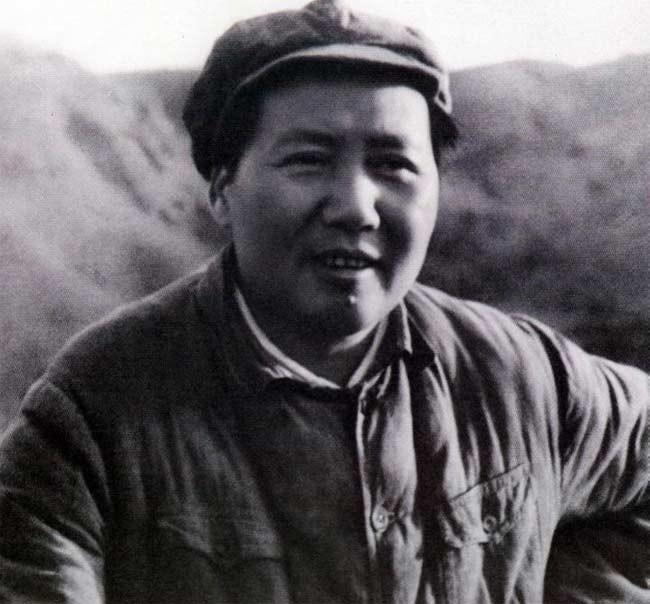 很多人都有一个误区：认为毛主席、朱德、周恩来是开国核心里党龄最老的老一辈革命家。
