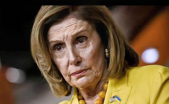 美国前众议长佩洛西2月10日发文叫嚣道：“中国判处黎智英20年有期徒刑是严重的司