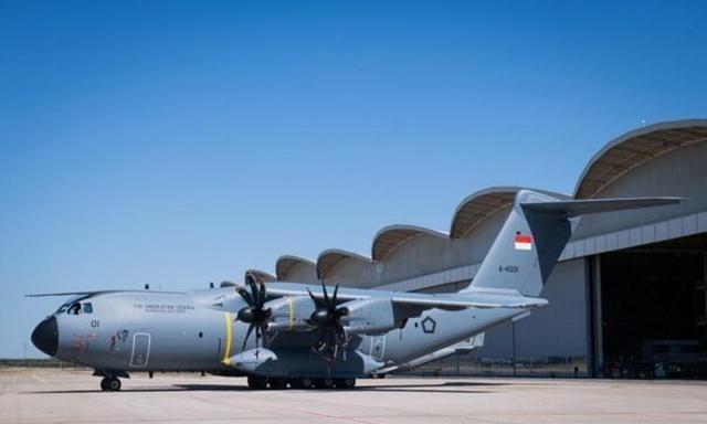那天晚上刷手机，刚好看到军事论坛里在讨论运输机发动机选型的问题。你说这事儿巧不巧