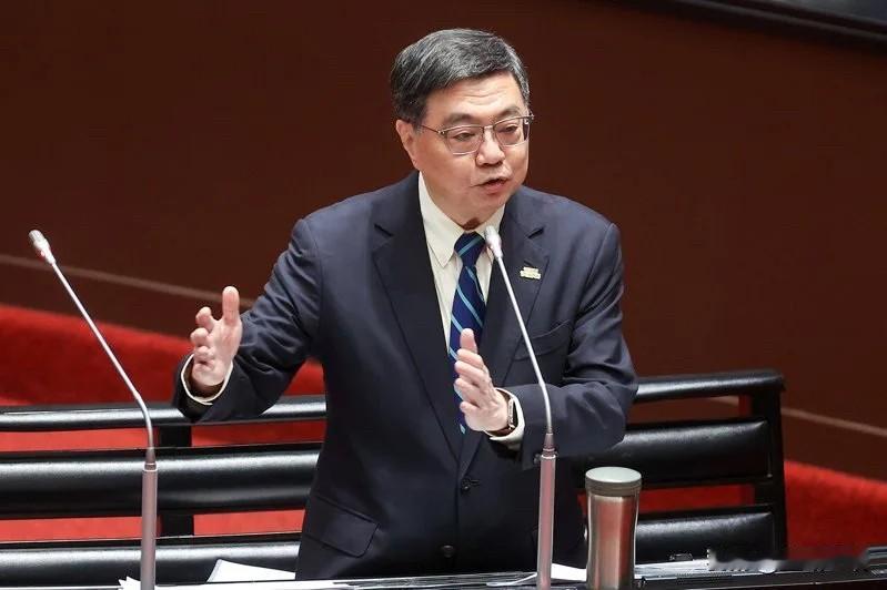 区桂芝强调“台湾人就是中国人”卓荣泰叫嚣：“教育部门要处理”针对区桂芝强调