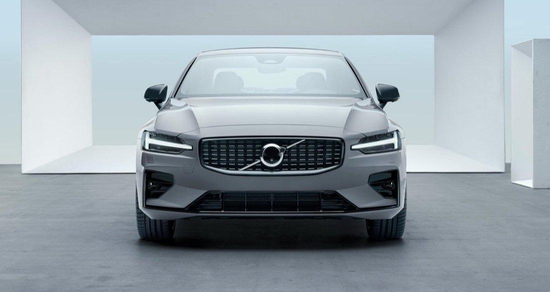 26款沃尔沃S60来了，30.69万-38.49万元，价格没变。B4