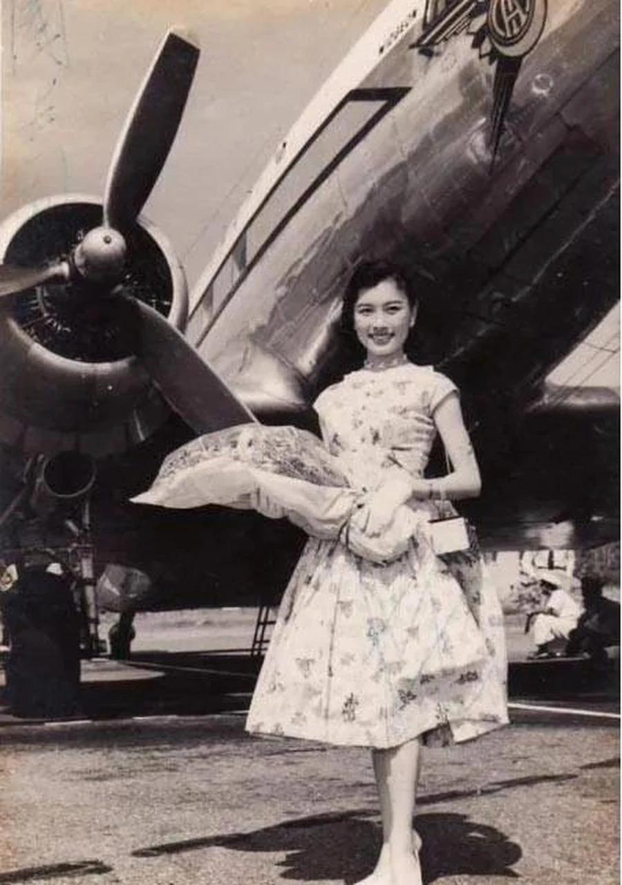 1956年左右，郁达夫的前妻王映霞，在上海见到了陆小曼。此时，陆小曼53岁。