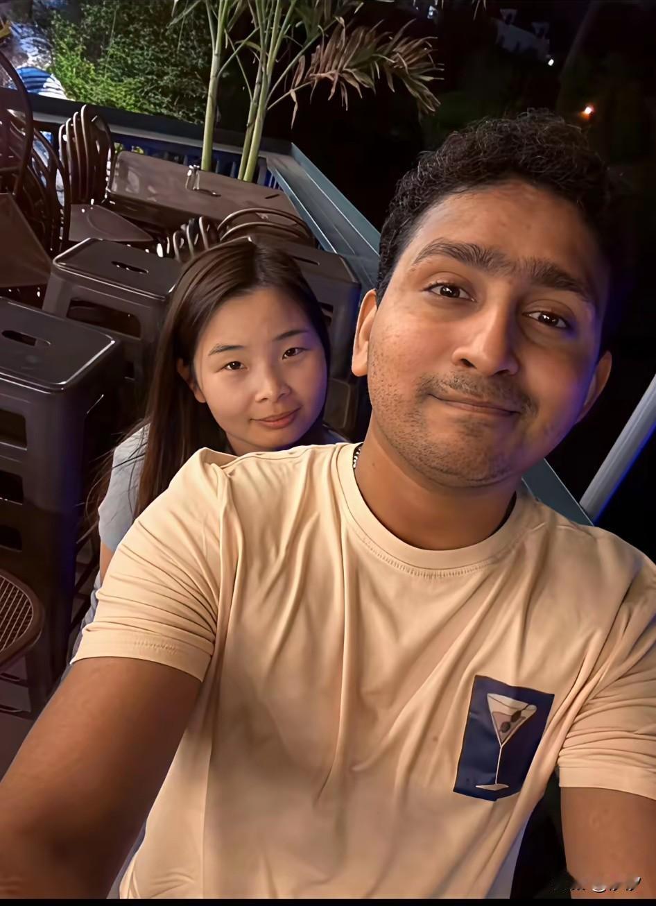 嫁给印度人的女孩开心坏了，这次终于到达印度婆家了，和老公参加当地的千人派对，