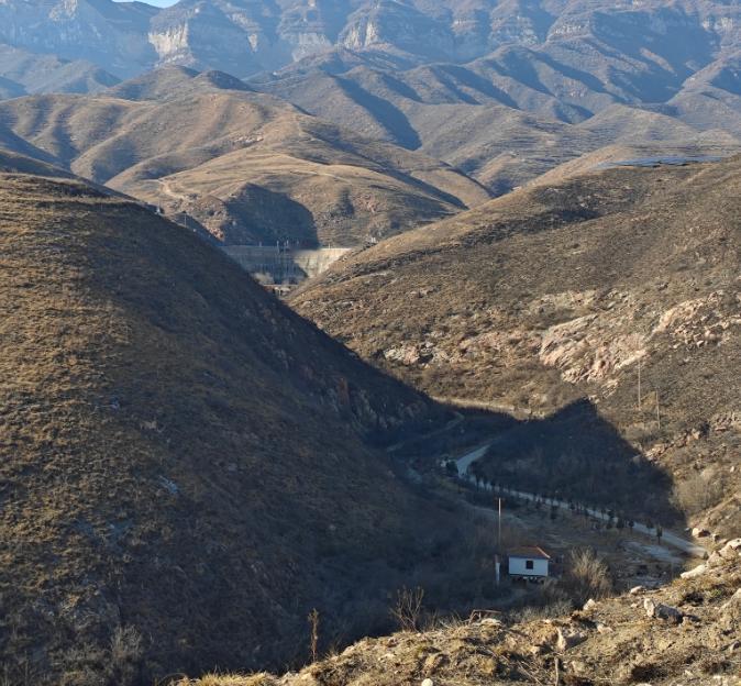 别再觉得深山间谍窝是小说瞎编了！国安部接连通报实锤，多地荒山野岭揪出境外秘密据点