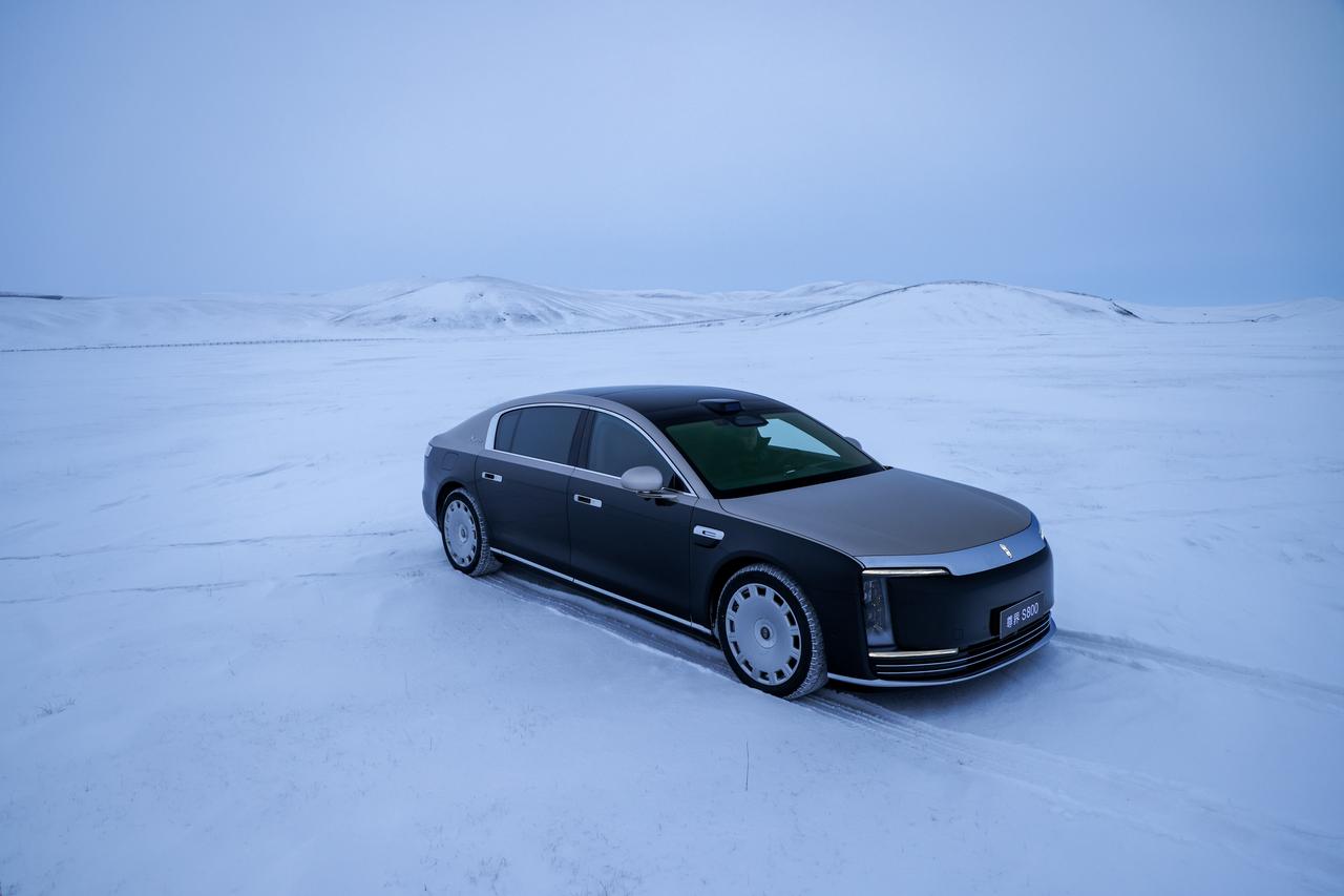 豪华的温暖，是让每一寸接触都被悉心照顾一辆车的冬季豪华感，除了暖气够不够热，更