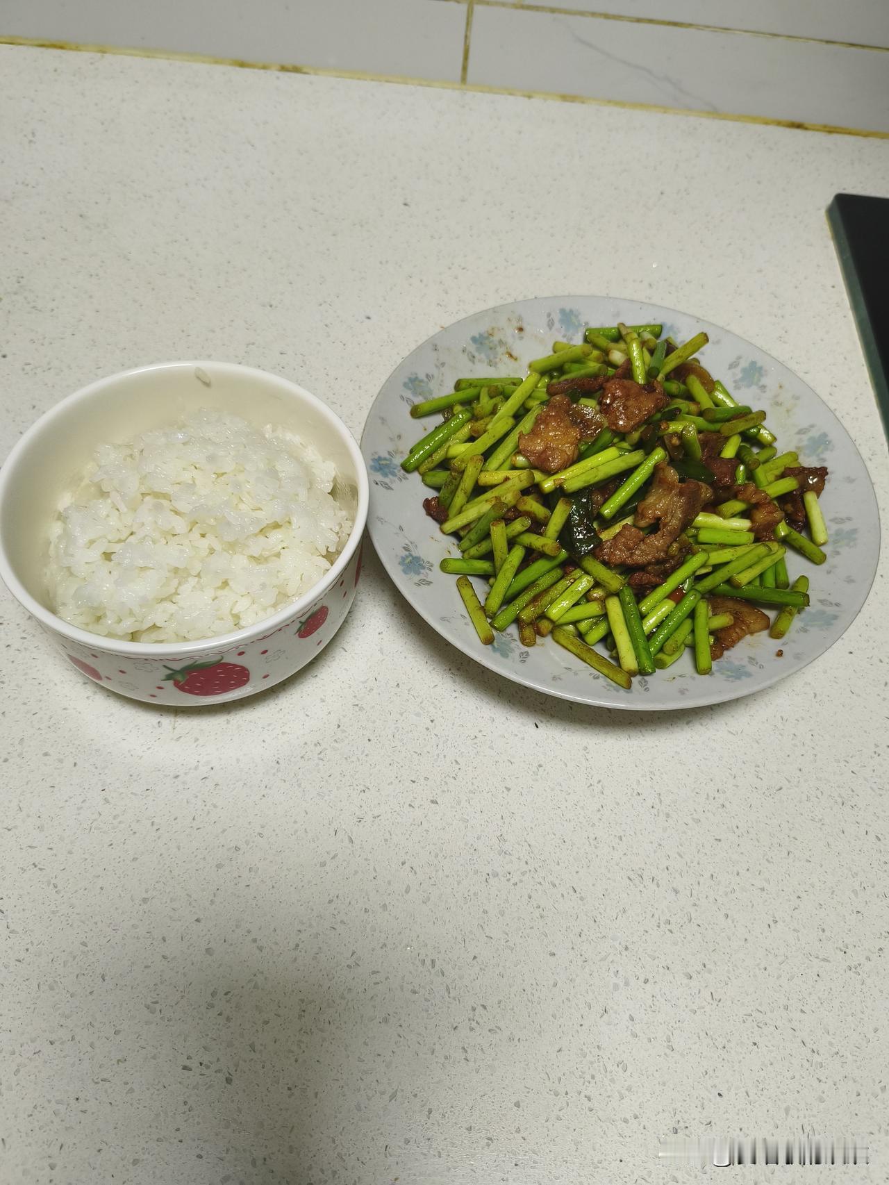 哈哈哈，笑死我了。我原单位的合作搭档——“允炮仗”，被单位领导早就给开除了，我竟