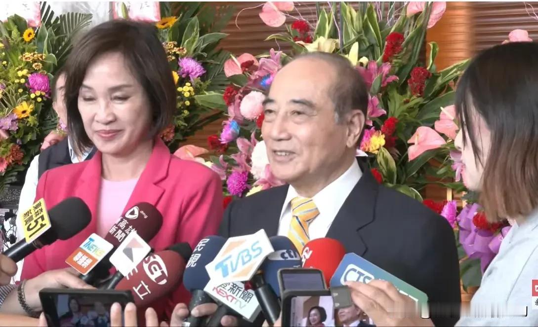 王金平在高雄办的“从政50年感恩餐会”，力挺柯志恩却冷落了李乾龙。今天，作为