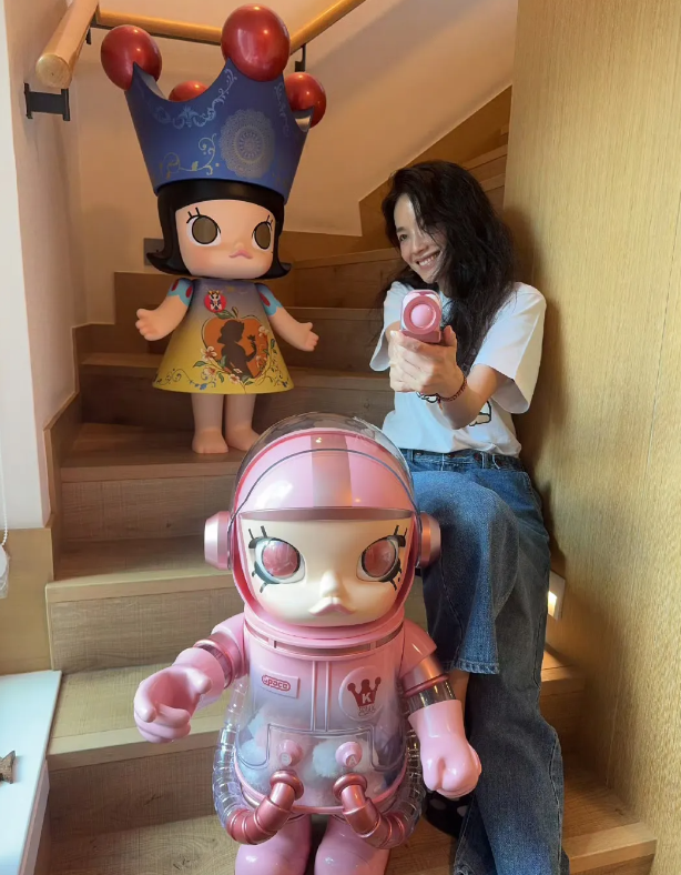 舒淇快50了吧，还跟个少女一样！你对她印象是什么？