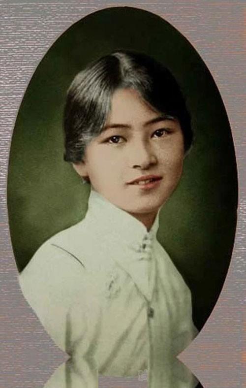 有一回，高晓松准备拍《林徽因传》，却被林徽因的女儿梁再冰警告：“你要是拍我妈和徐