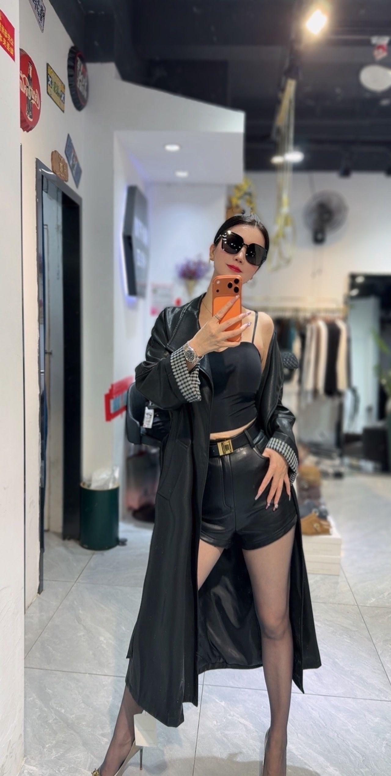 酷炫皮衣搭配，时尚感爆棚！