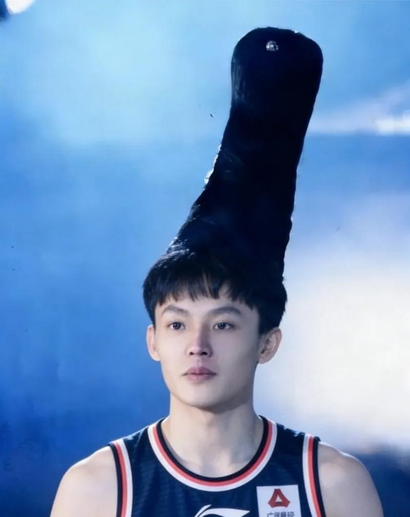 三分7投0中的徐杰，最后6.4秒竟然成了广东的救世主？最后6.4秒那个篮板球