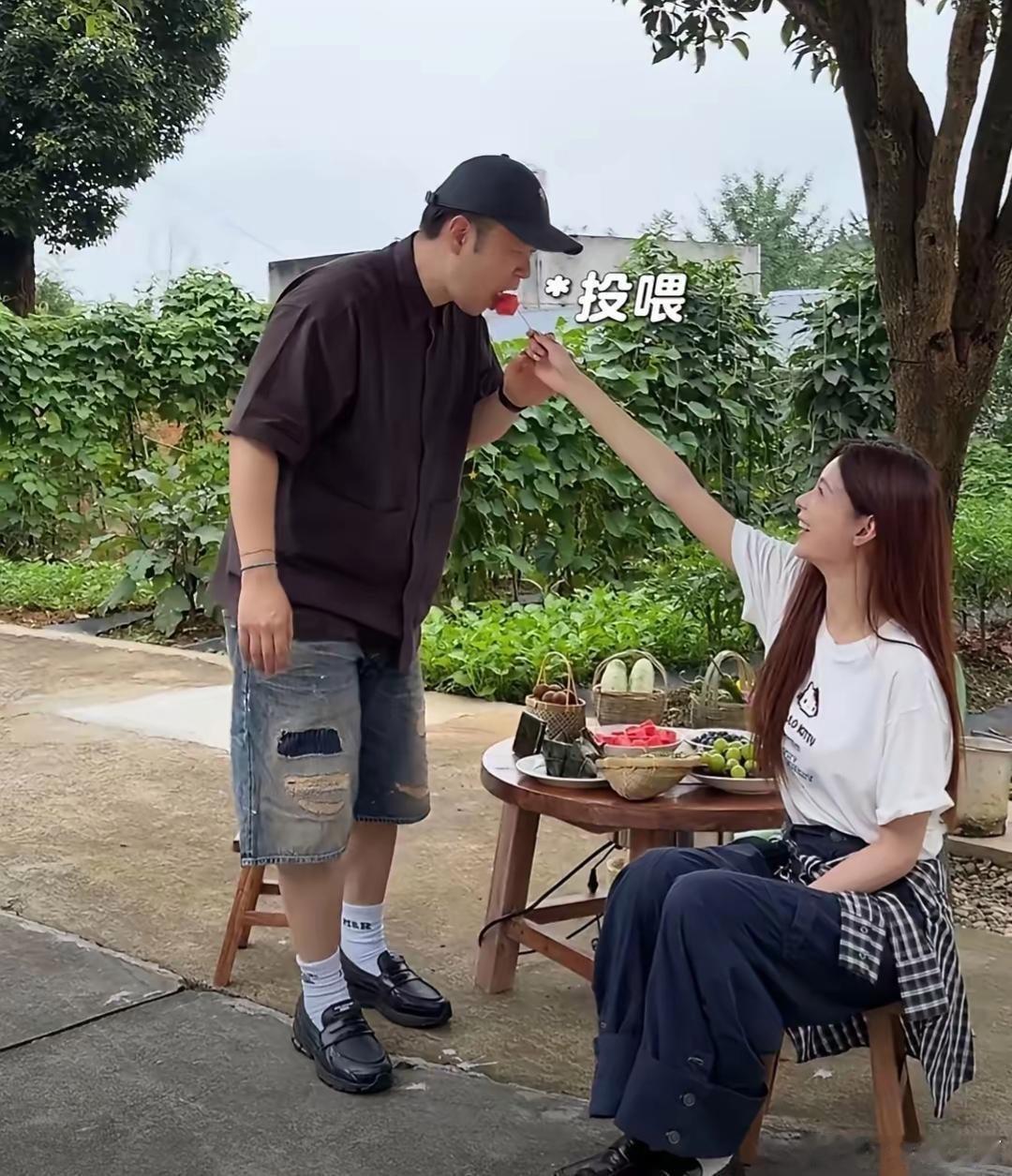 七夕杜海涛沈梦辰秀恩爱，小两口打卡农家乐，日子过得烟火气十足