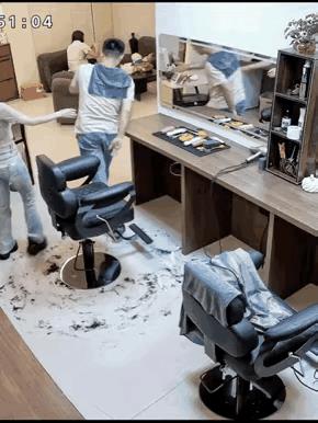 理发店如果都这样，生意能不好吗[滑稽笑]
