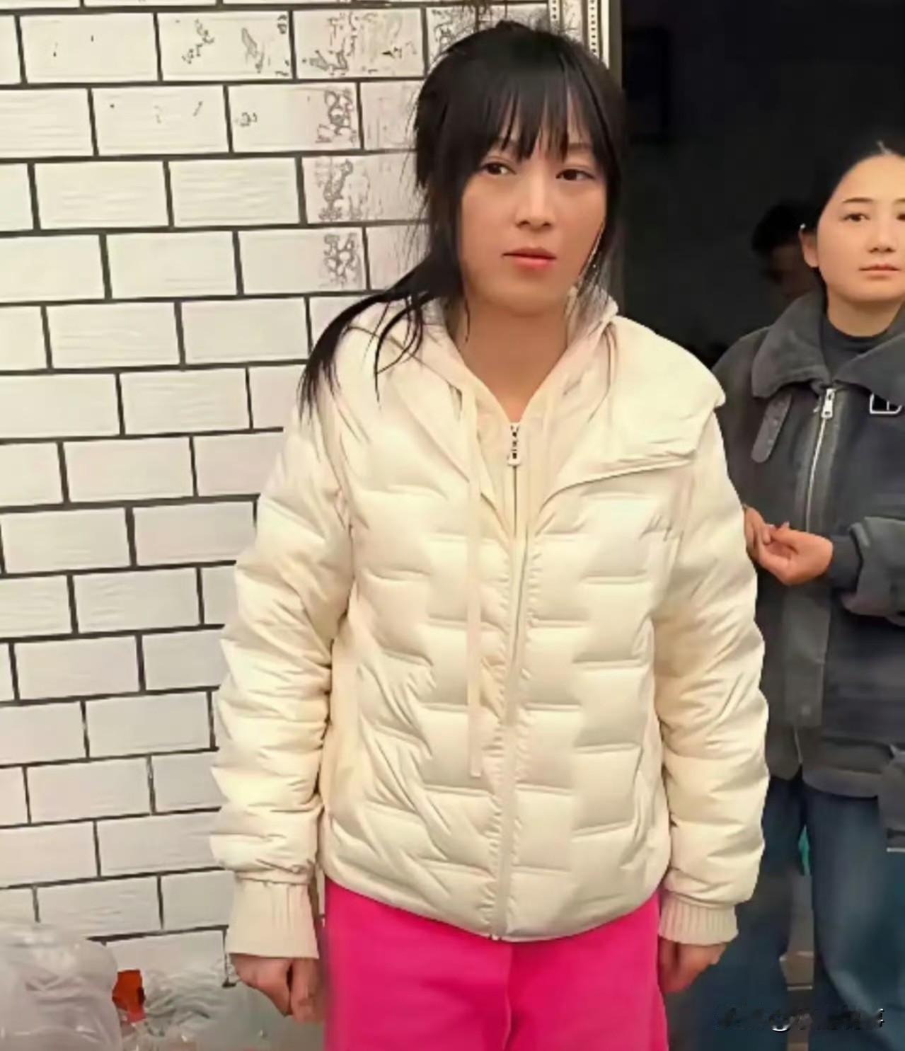 发现了吗？呆呆可能没预料到会来这么多人，但有一件事你不得不承认，她的真诚一