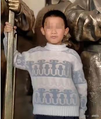 山西，10岁孩子熟睡中被叫醒，三角带轮番暴打，打到大小便失禁都不停手，第二天活活