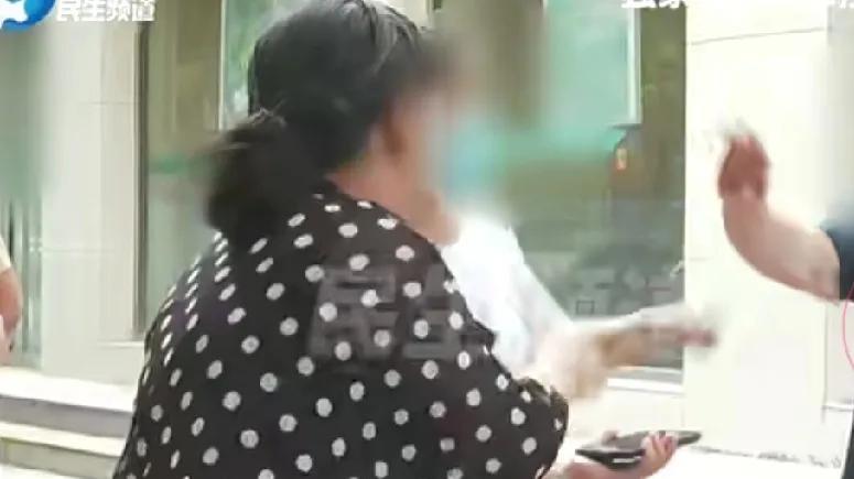 93岁老母亲被送养老院，原因让人扎心！老人有四个子女，一个儿子三个女儿，二女儿