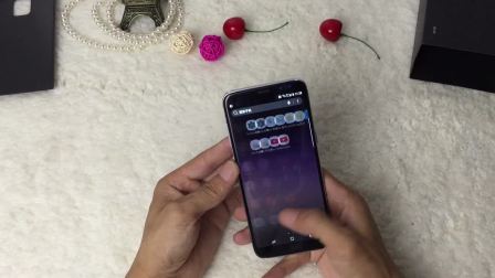 王自如上手体验三星Galaxy S9 &S9+