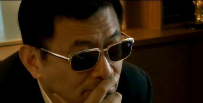 嫖娼旧案重提，竟是“痛打落水狗”？王家卫深陷舆论困局最近王家卫的录音风波闹