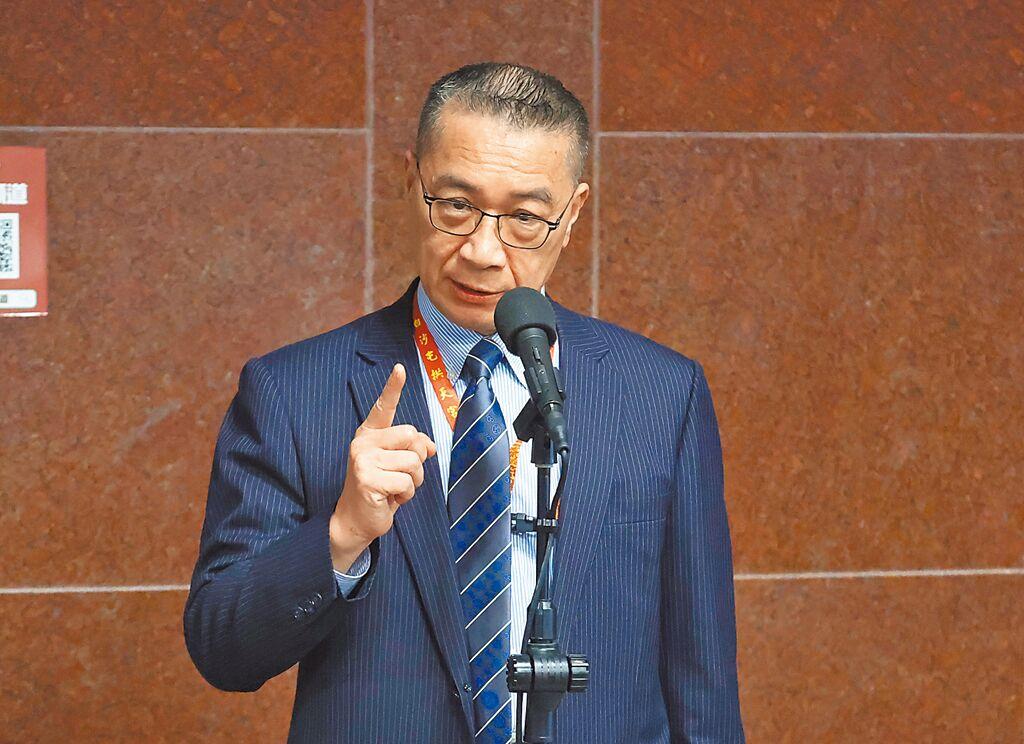 徐国勇帮忙赖清德崩盘民进党秘书长徐国勇高声疾呼“台湾没有光复节”后，19日