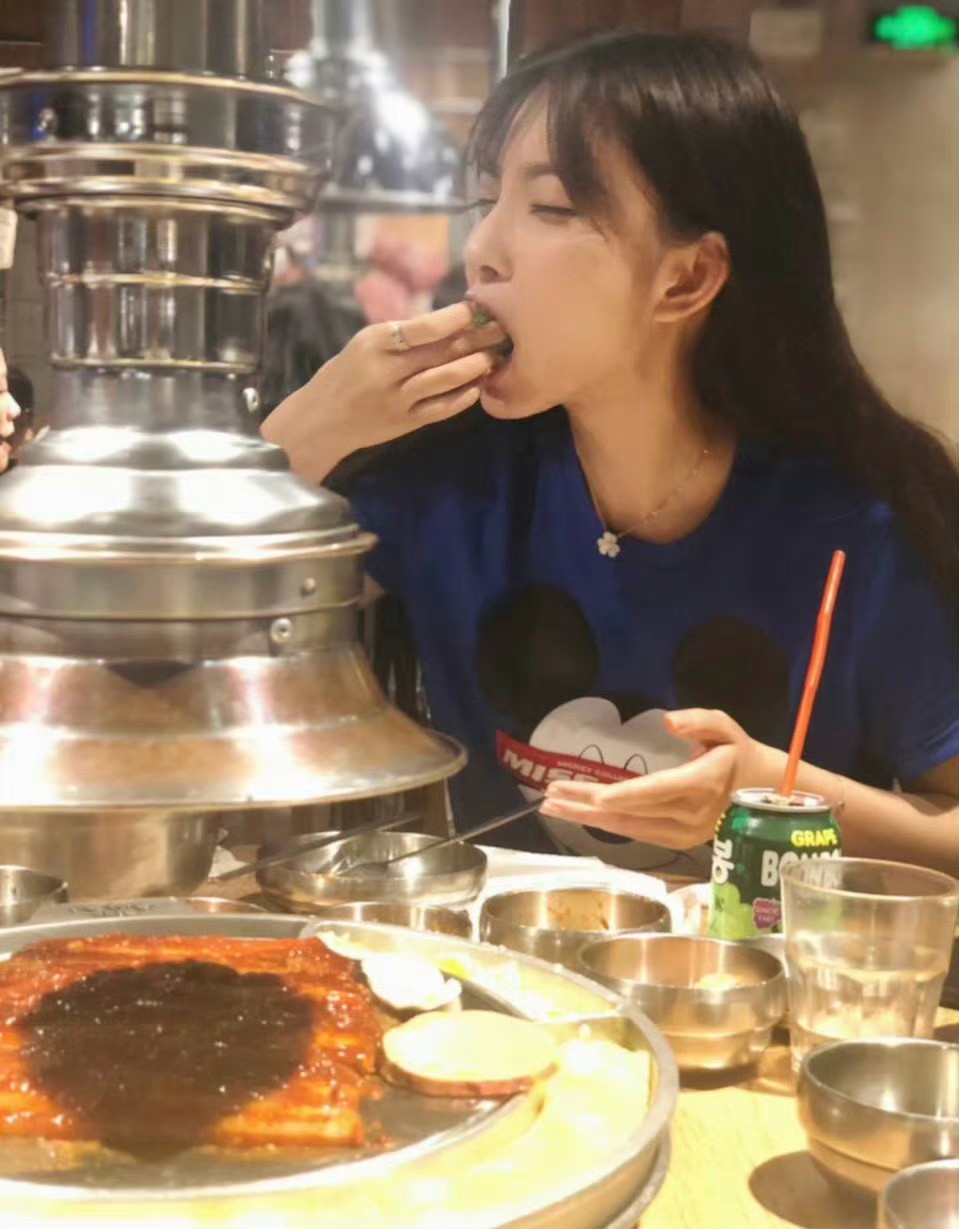 和老婆吃饭中
