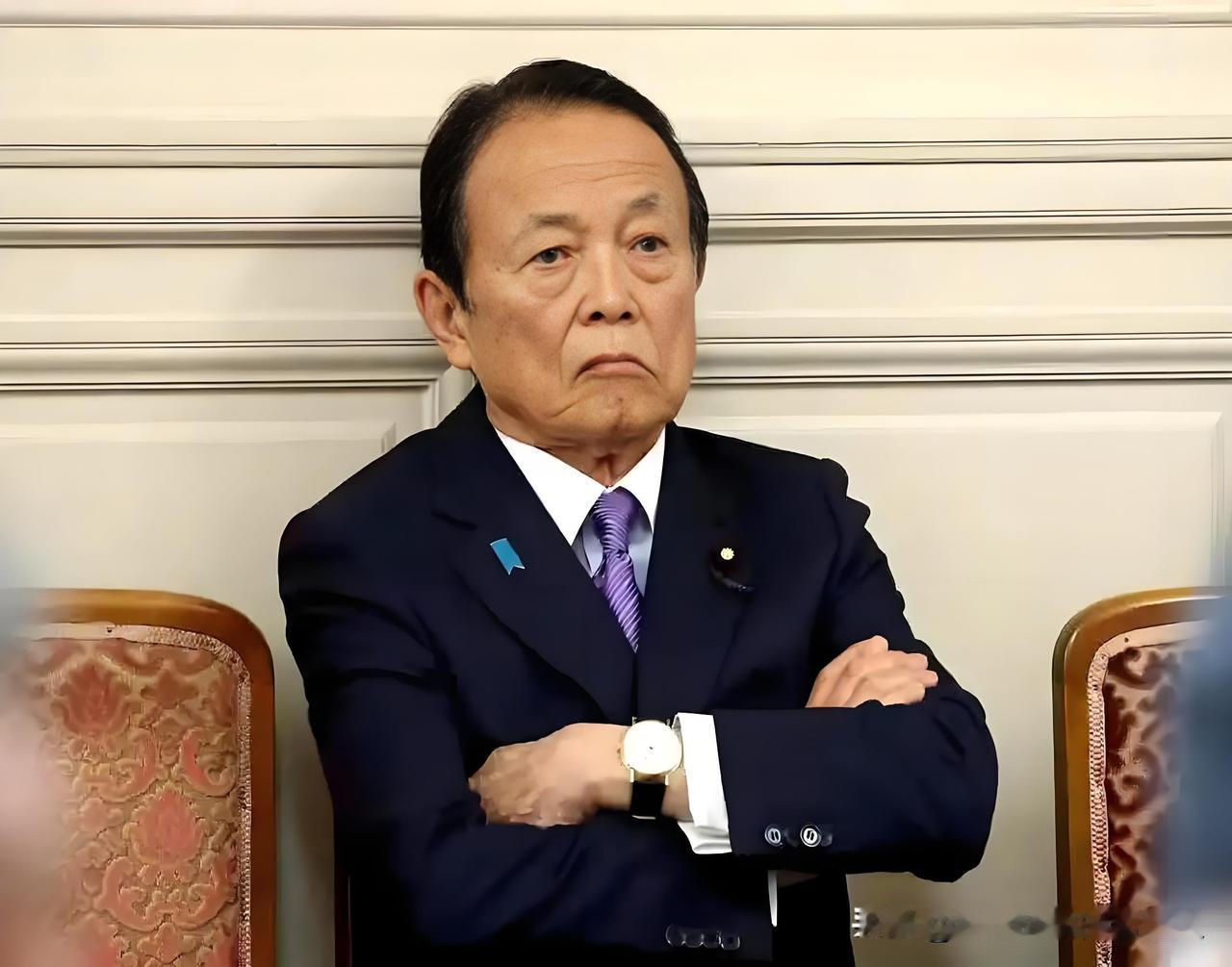 麻生太郎这句话，在北京炸开了！"甲级战犯按日本国内法不算罪犯"——这不是一个老政