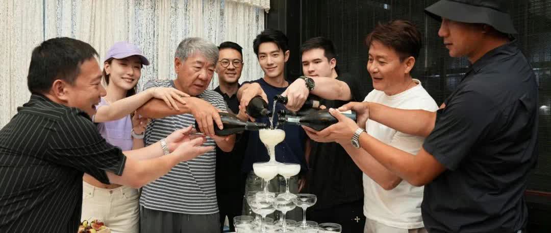 肖战没有参加白玉兰奖，我不意外肖战拍片一天12小时连轴转，我也没有惊讶；
