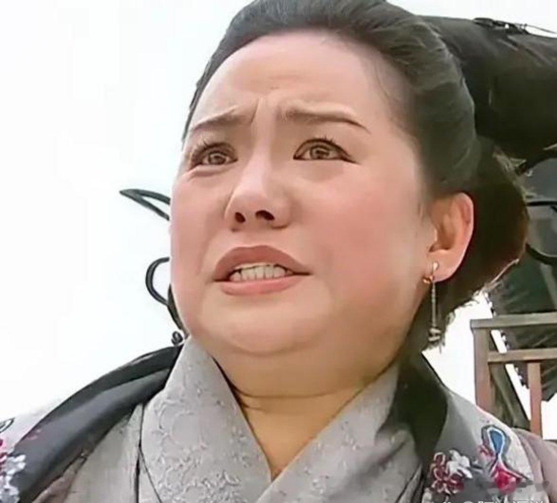 汉武帝要斩乳母，乳母慌得找东方朔救命，东方朔只丢给她一句话：“被拉走时别吵别闹，